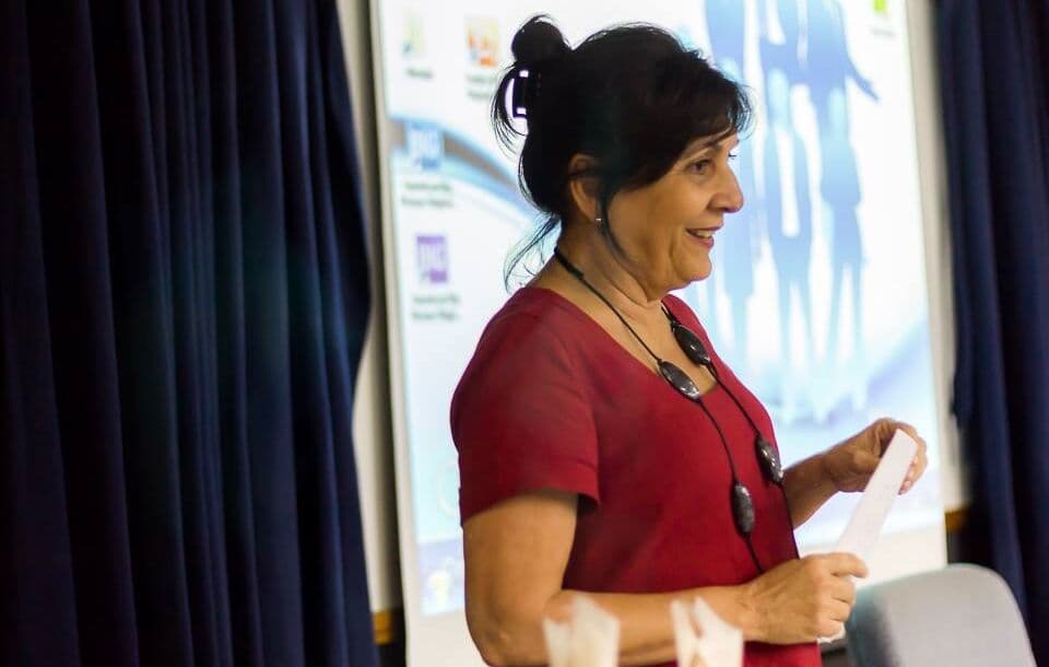 Especialista lança livro sobre cuidados com os familiares idosos, em João Pessoa