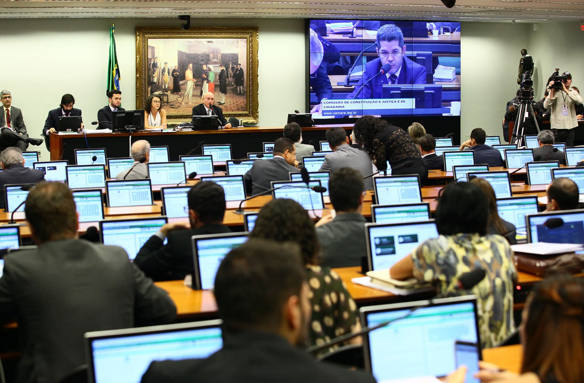 CCJ da Câmara aprova PEC que inclui guardas municipais entre órgãos de segurança pública