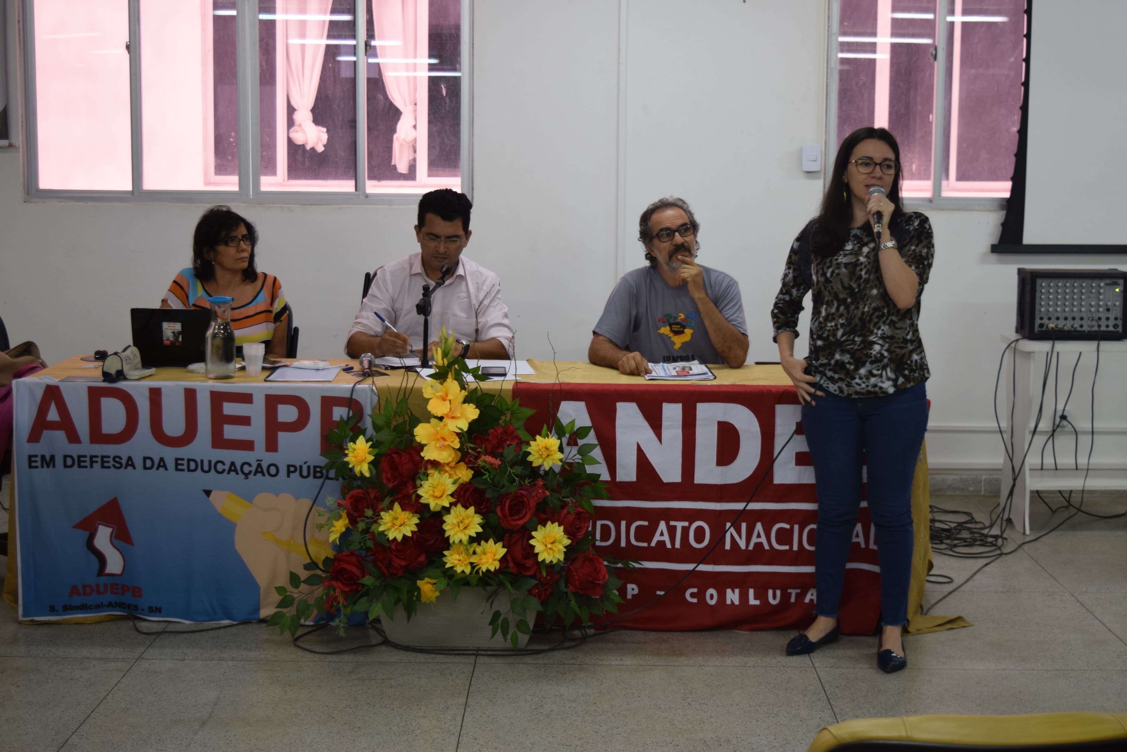 Professores da UEPB decidem aderir a paralisação nacional contra reformas