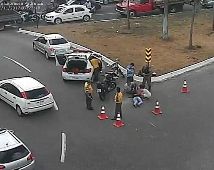 Dois acidentes deixam trânsito lento na Avenida Dom Pedro II durante a manhã