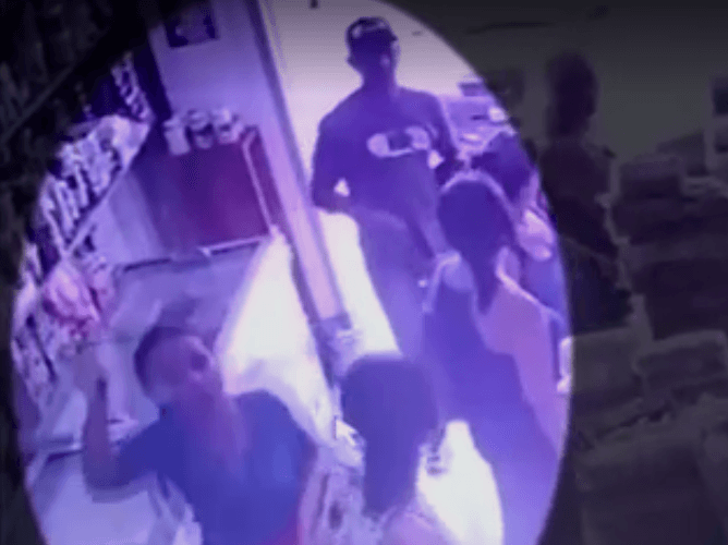 Casal de bandidos assalta loja de queijos em João Pessoa