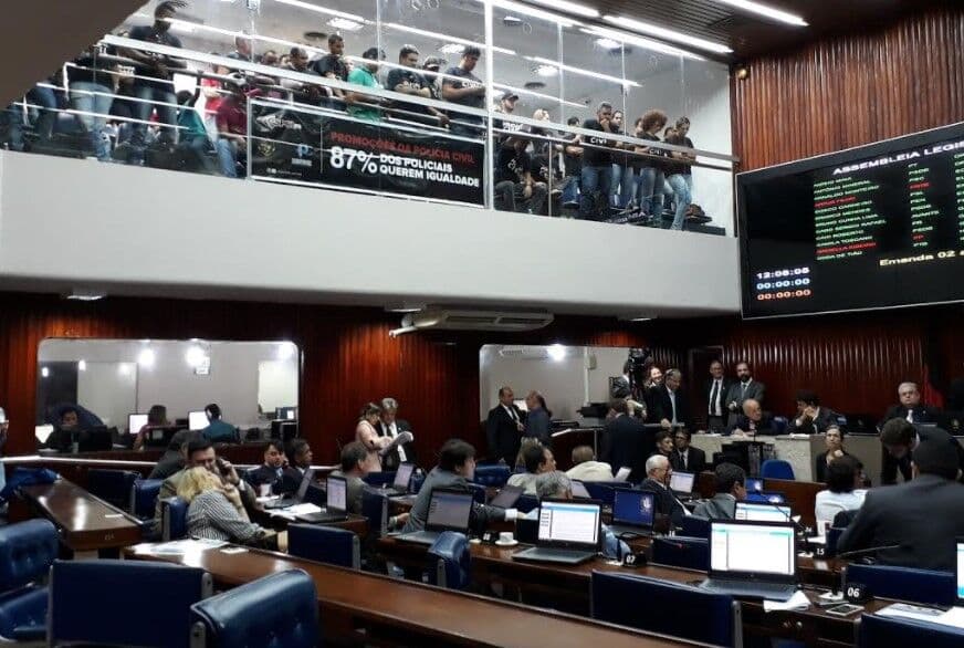 Deputados aprovam por unanimidade projeto que regulamenta progressões de policiais civis