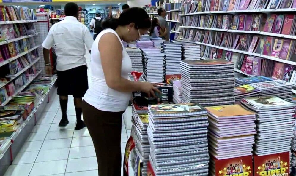 Diferença de preços de material escolar chega a 712,90% nas livrarias da Capital