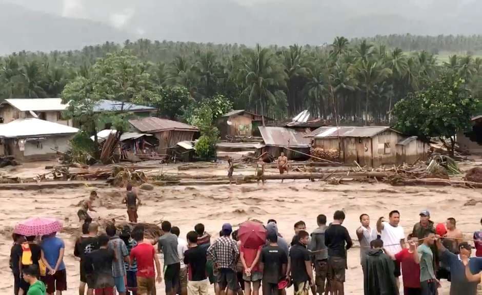 Tempestade 'Tembin' mata 200 pessoas nas Filipinas e ruma ao Vietnã
