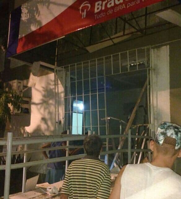 Bandidos explodem pela segunda vez agência bancária de Barra de Santa Rosa