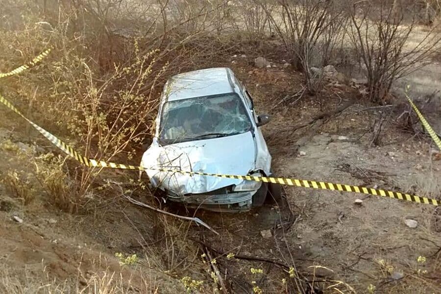 Casal é encontrado morto dentro de veículo na BR-230