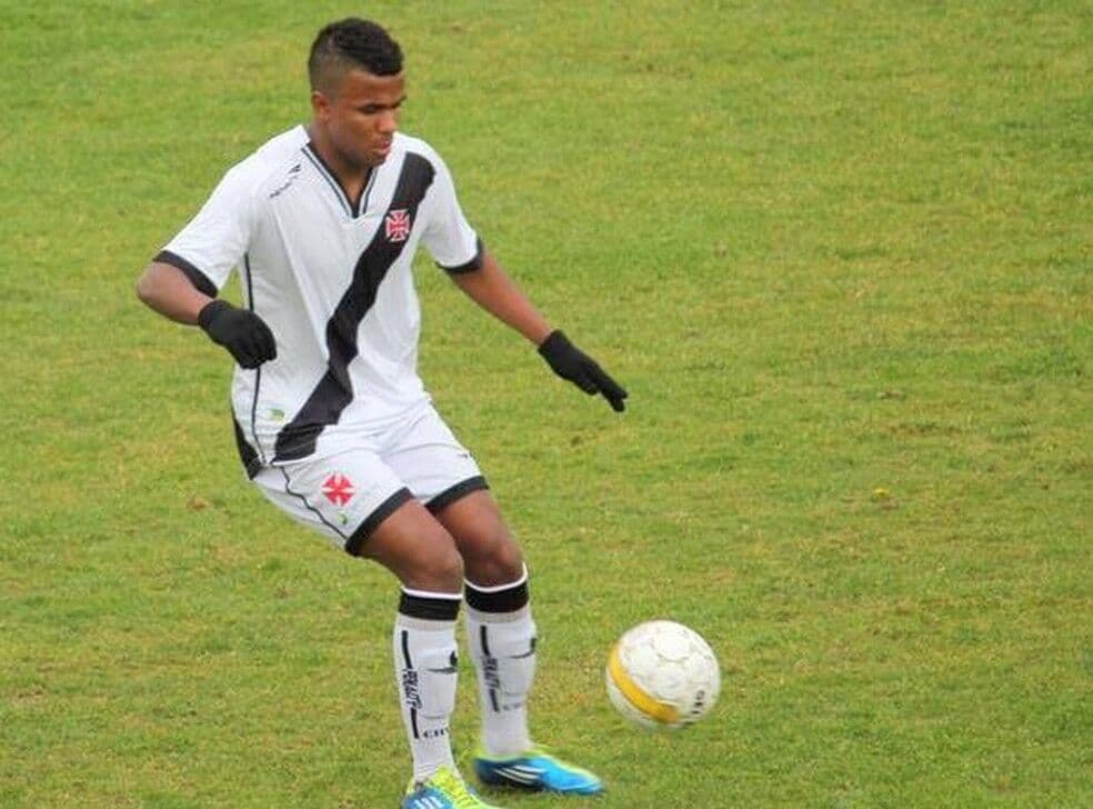 Jogador brasileiro que atuava no Equador é morto a tiros em SP