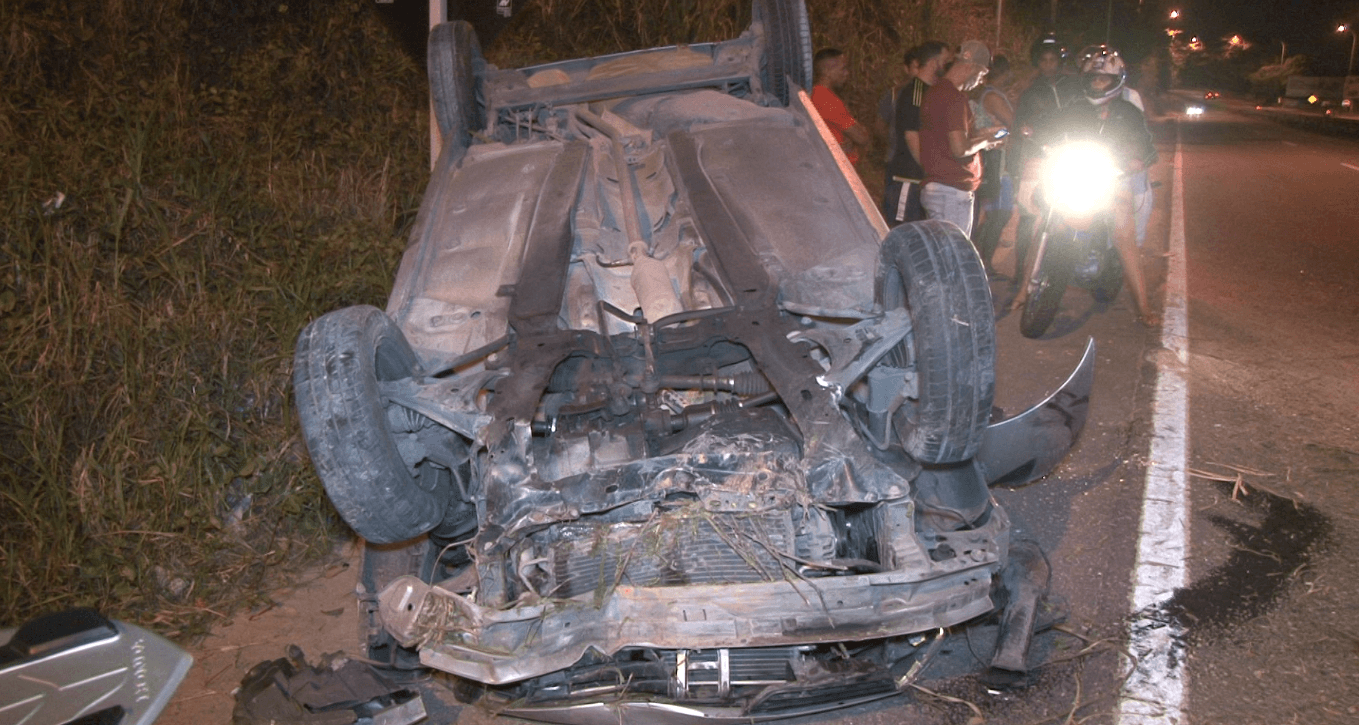 Motoristas saem ilesos após capotamento veículos nas BRs 230 e 101