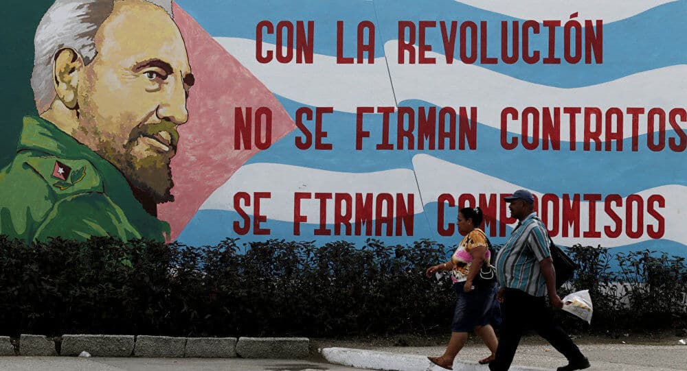 Governo Trump está revisando política sobre Cuba, diz porta-voz da Casa Branca