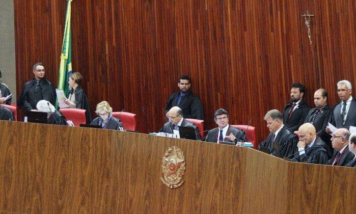 TSE permite que candidato financie campanha apenas com recursos próprios