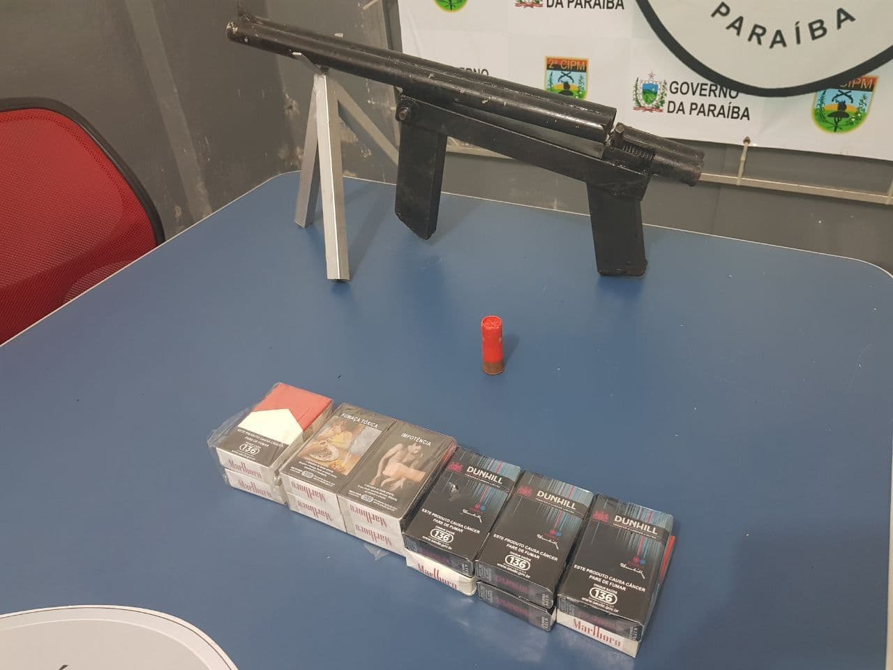 Polícia apreende arma e veículo utilizado em assalto a correspondente bancário