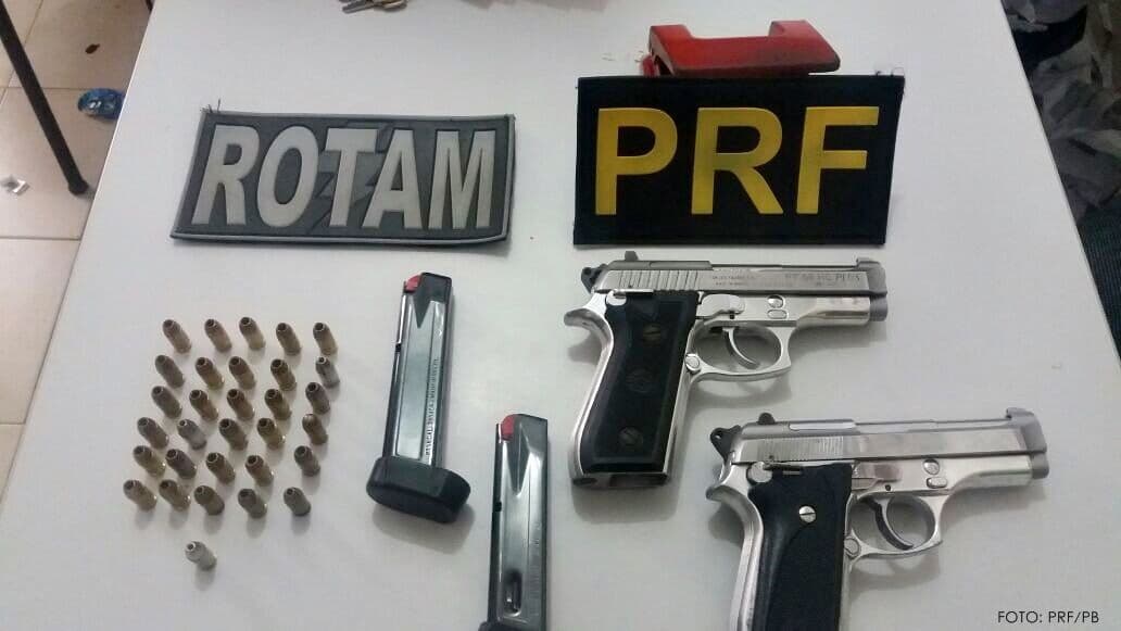 Homem é preso com duas pistolas e munições quando trafegava na BR-230