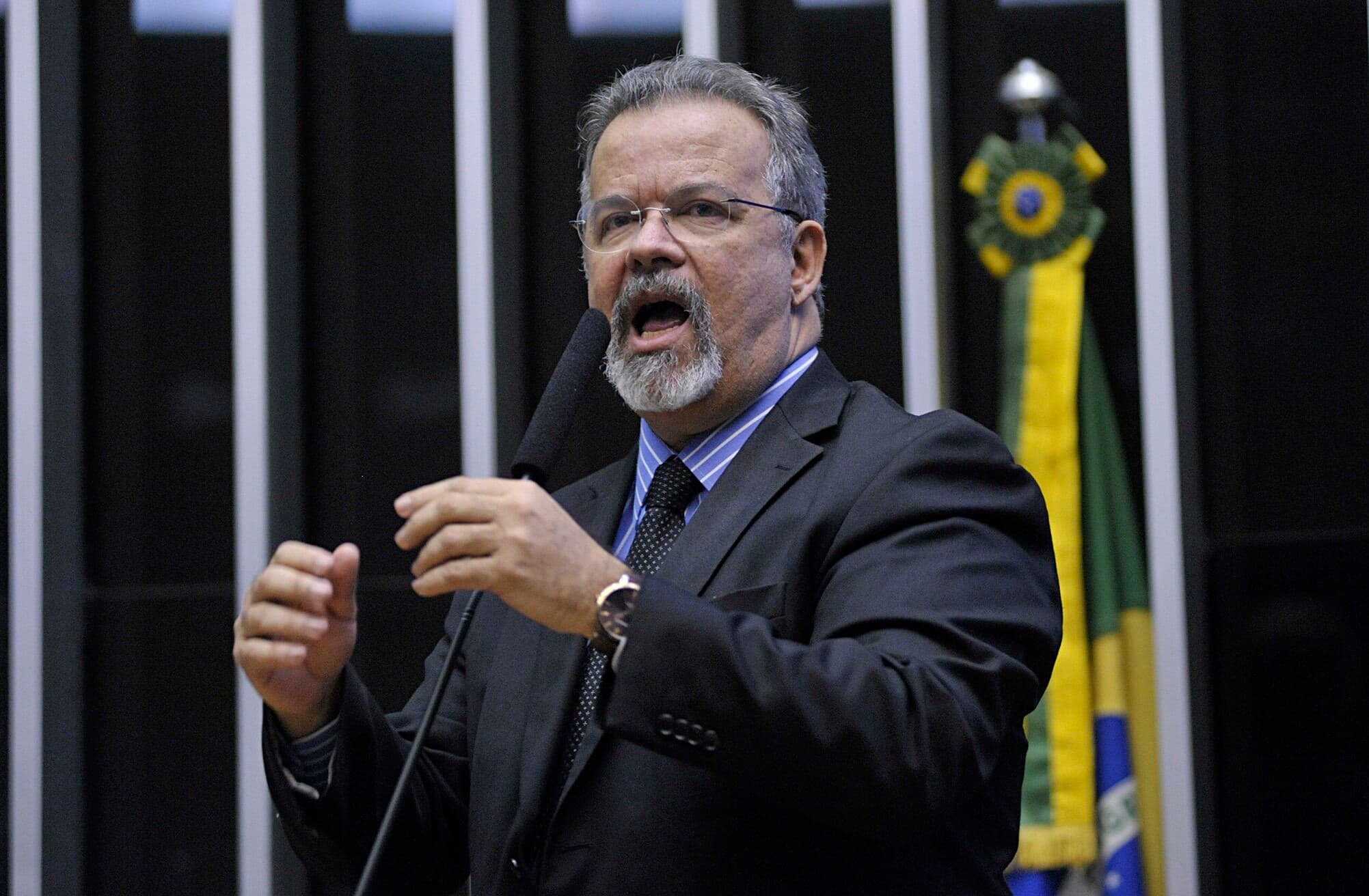 Temer aciona tropas federais para proteger Planalto e ministérios após vandalismo, anuncia Jungmann