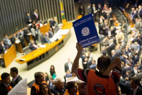 Com quase mil emendas MP que altera reforma trabalhista tem comissão instalada