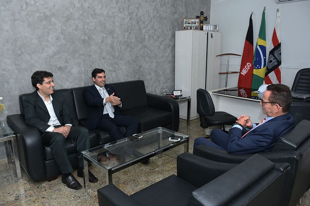 Vice-presidente da Câmara sinaliza filiação ao Partido Novo após articulações com presidente