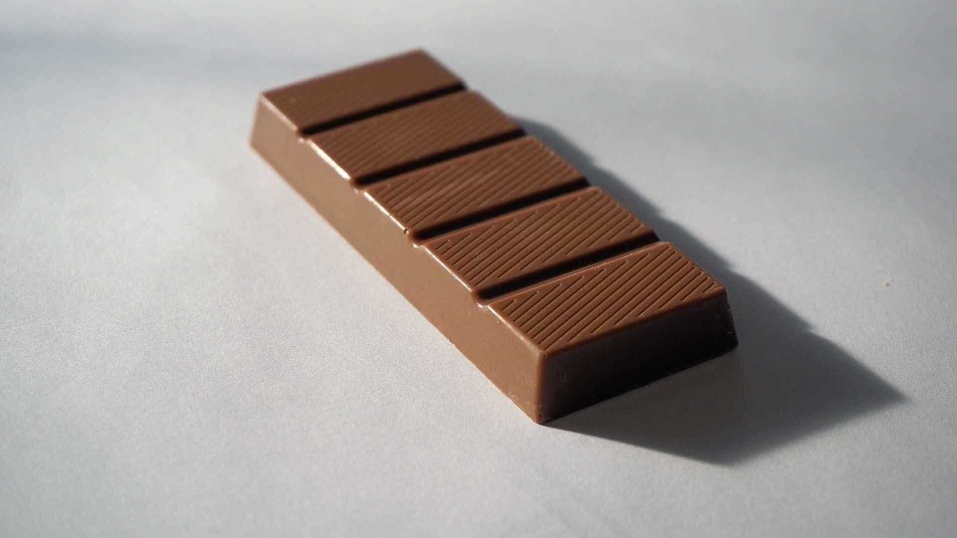 Anvisa proíbe venda de chocolates, água mineral e queijo