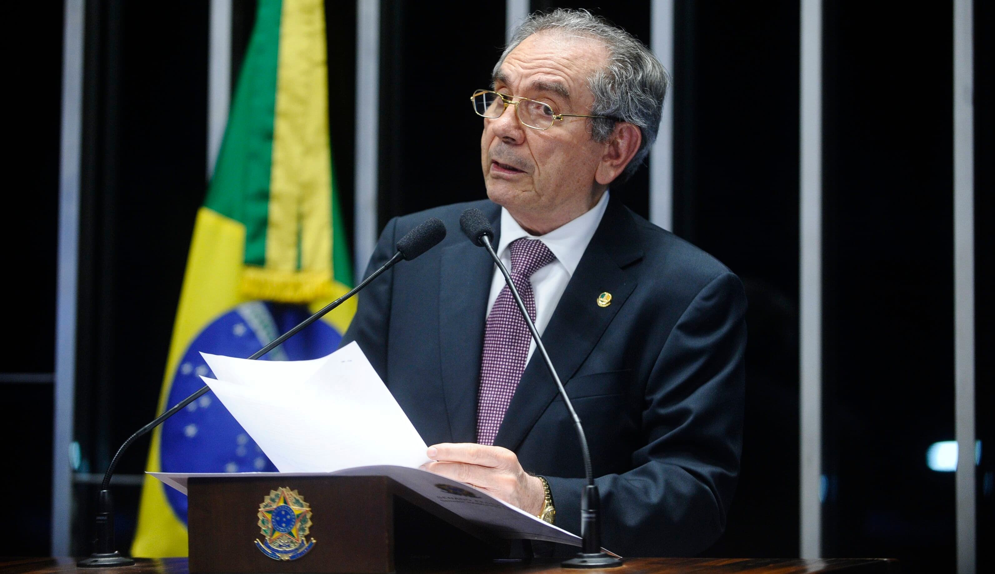 Raimundo Lira vota a favor da PEC que acaba com o foro privilegiado