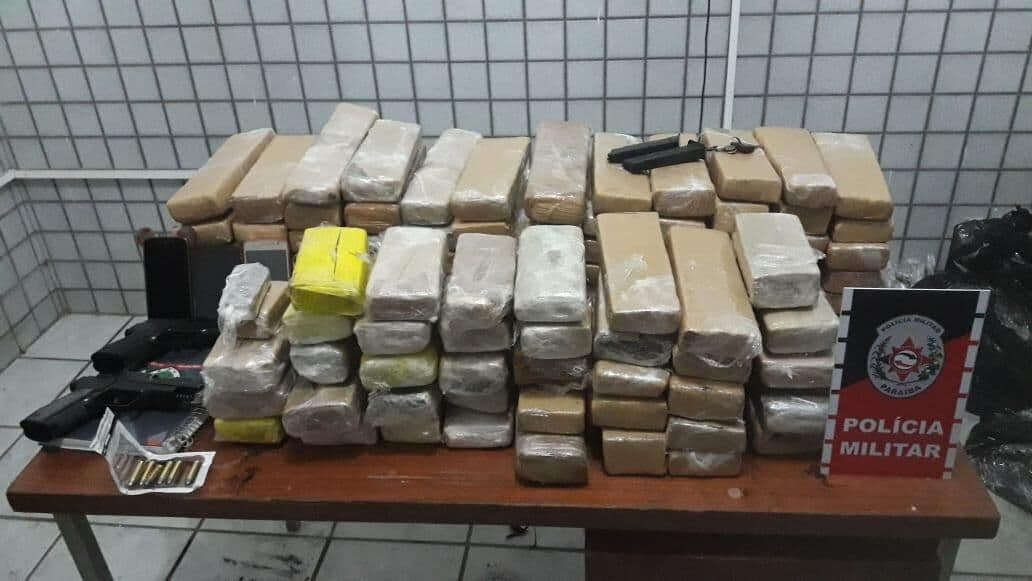 Polícia apreende 40 kg de drogas e três pessoas são detidas