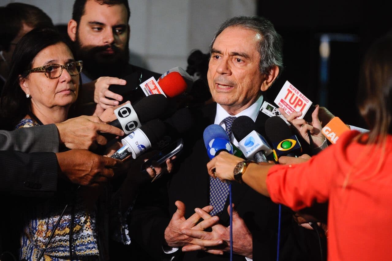 Lira garante que Congresso continuará com votações sobre segurança pública apesar da intervenção
