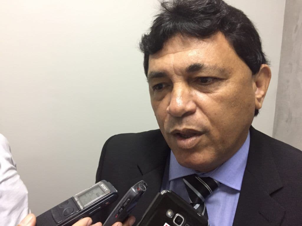Vereador do PMDB diz que maior problema do partido é falta de diálogo entre lideranças