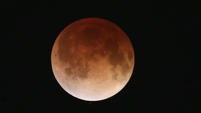 Maior eclipse lunar do século, 'lua de sangue' acontece na próxima sexta e poderá ser vista do Brasil