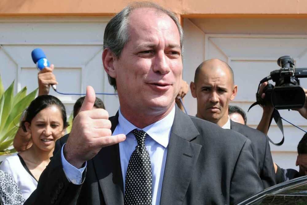 Michelle Bolsonaro volta a criticar apoio da direita a Ciro Gomes