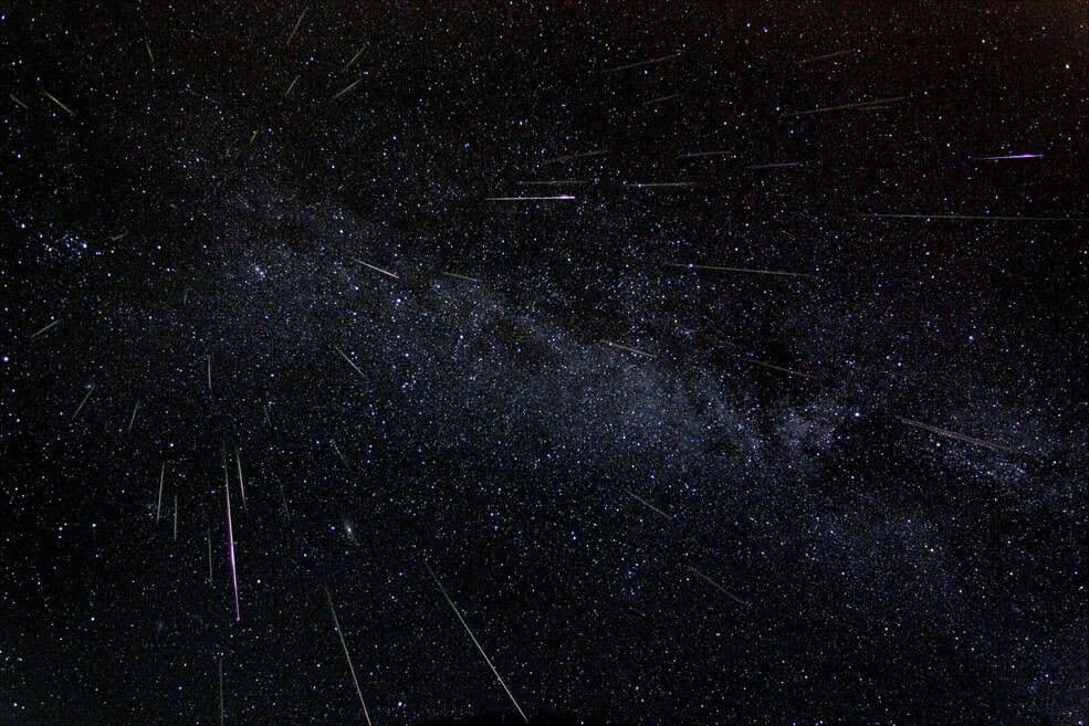 Depois de eclipse da Lua, céu terá chuva de meteoros entre domingo e segunda-feira
