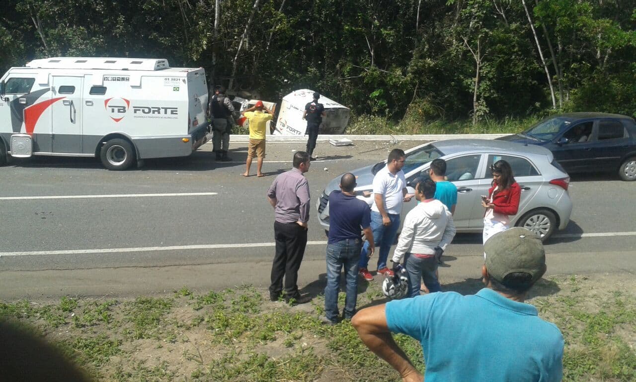 Carro-forte é explodido por criminosos na BR-230, na Região Metropolitana de JP