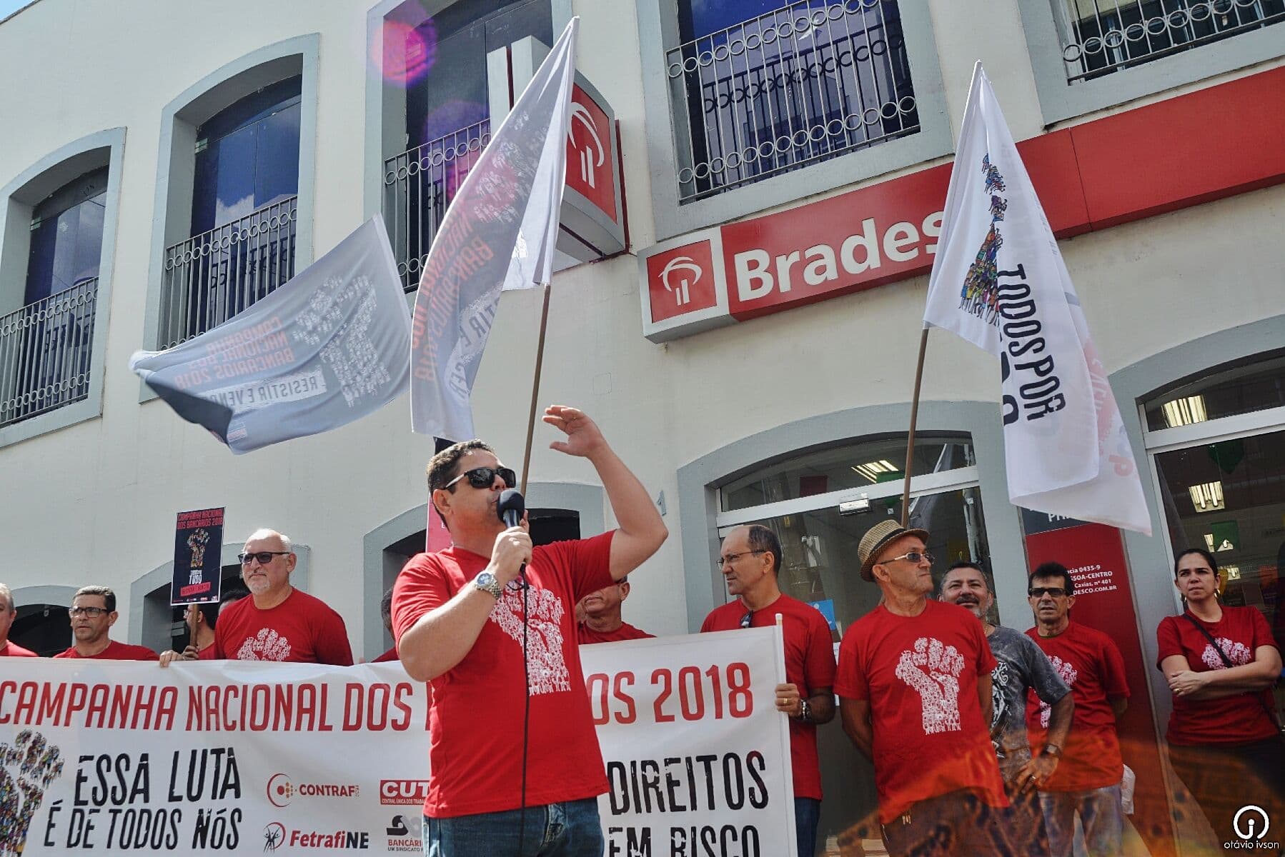 Bancários realizam assembleia nesta quarta-feira e podem deflagrar greve