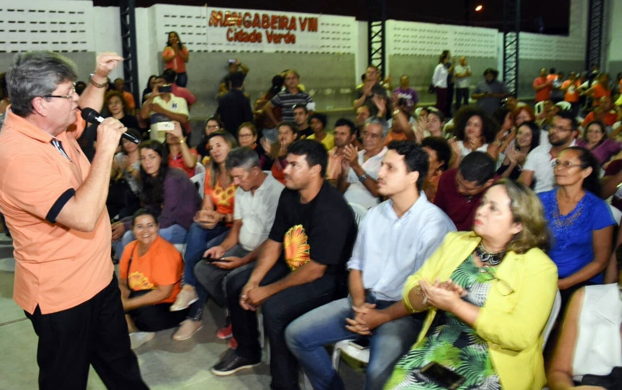 João Azevêdo pretende dobrar valor do Abono Natalino do Bolsa Família caso eleito