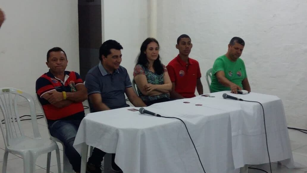 Manoel Júnior evita a imprensa e diz que ainda está estudando se vai sair do MDB