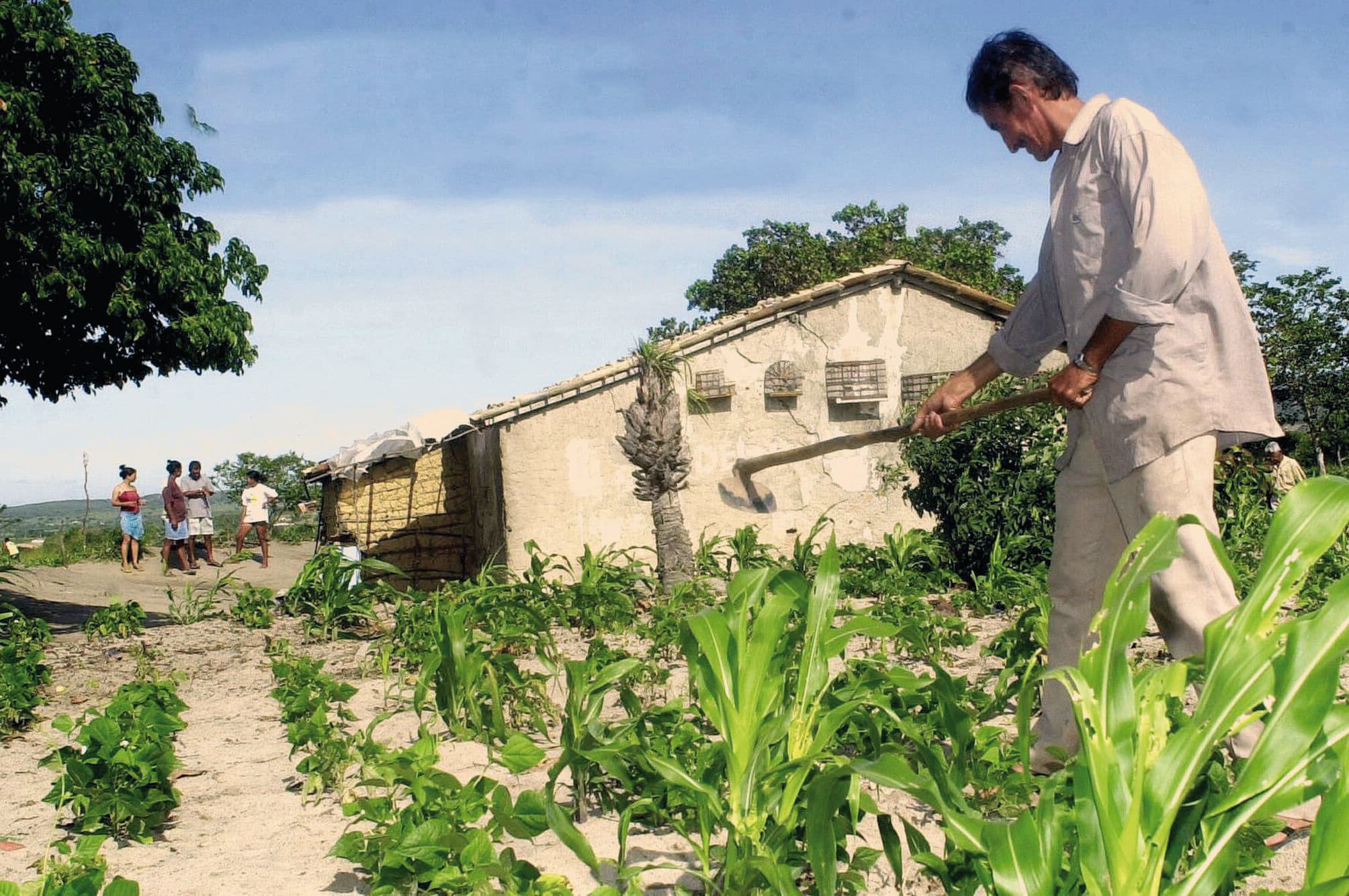 Suspeito de matar esposa com enxadadas é preso na Paraíba