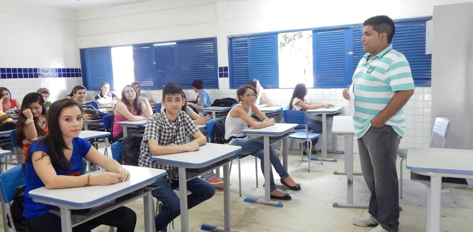 Professores da rede estadual paralisam atividades nesta sexta-feira