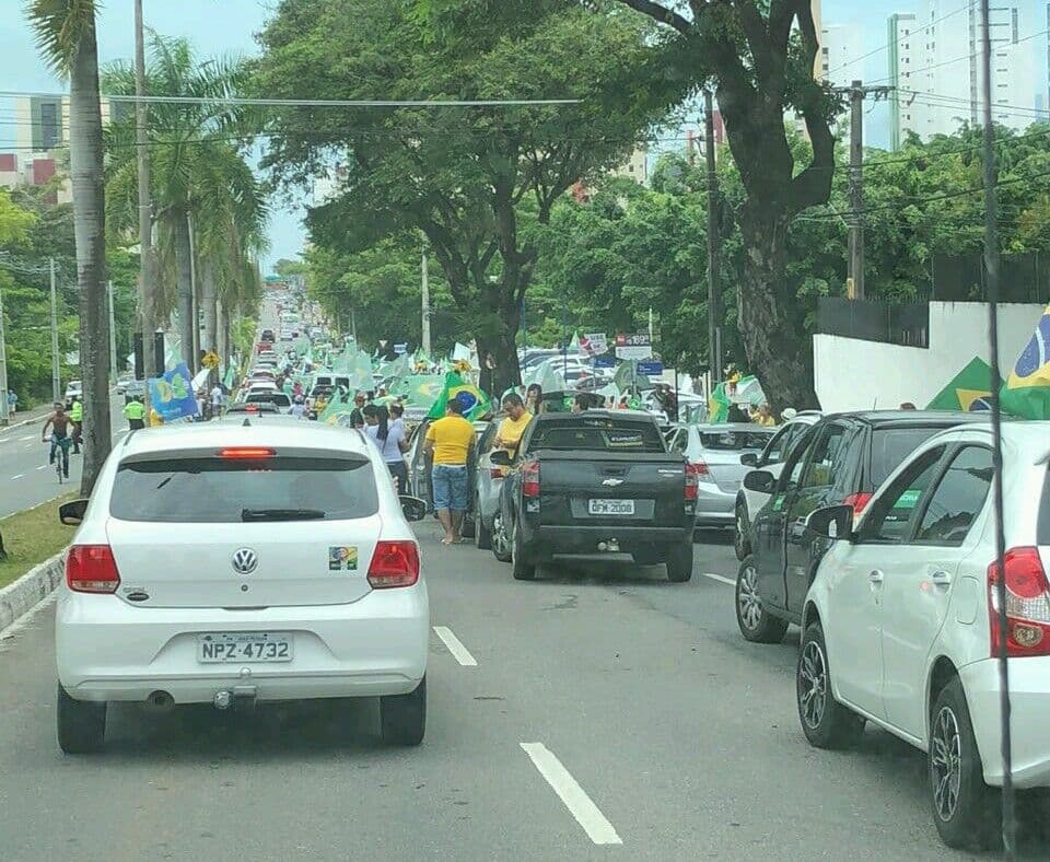 Carreata 'Pró Bolsonaro' percorre ruas de João Pessoa