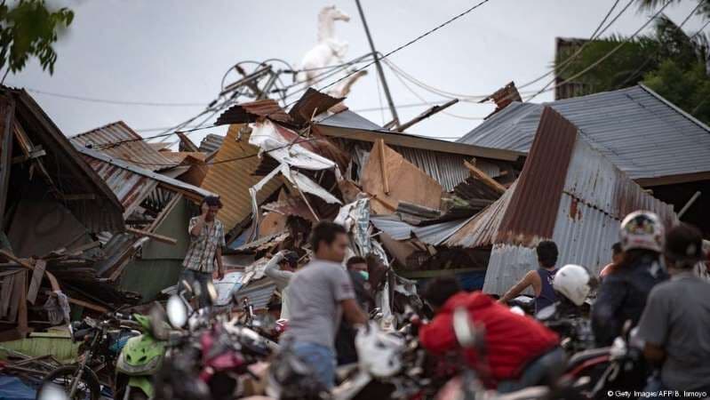 Passa de 830 número de mortos na Indonésia após terremotos
