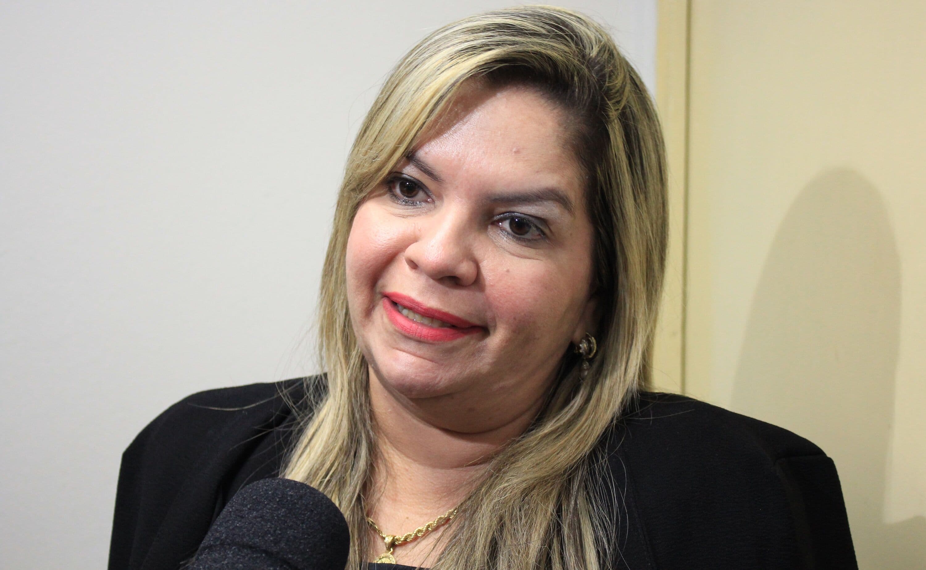 Juíza mantém tornozeleira eletrônica da ex-vereadora Raíssa Lacerda