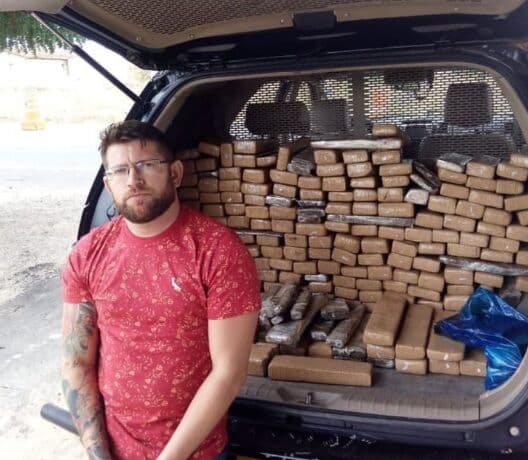 Jovem de Uiraúna é preso com quase 200 kg de maconha em caminhonete no Ceará