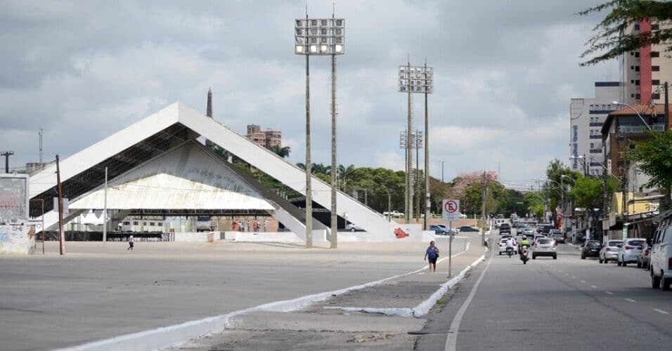 Romero Rodrigues convoca apoiadores de Bolsonaro para adesivagem no Parque do Povo