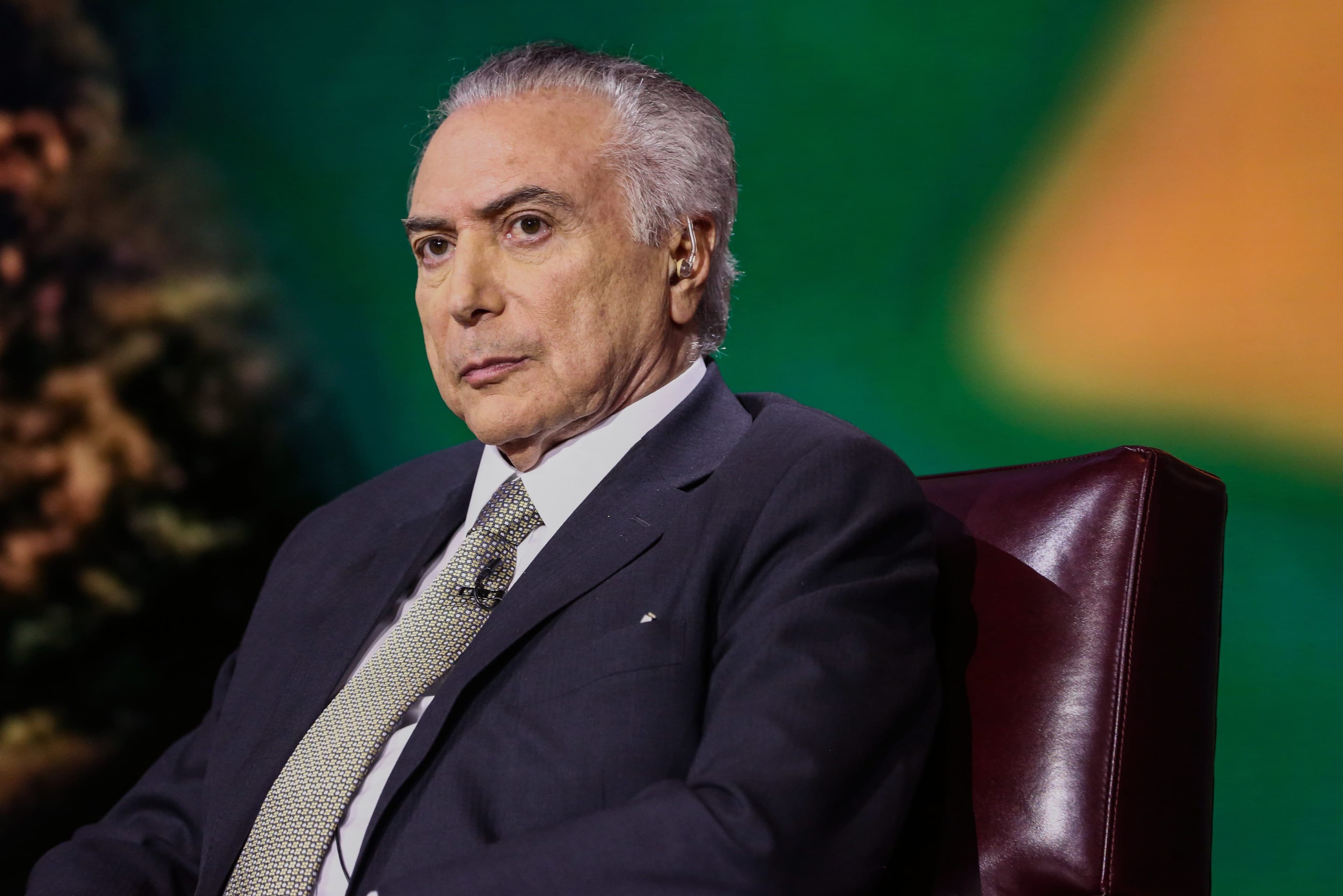Temer assina decreto que reserva 30% de vagas de estágio para negros