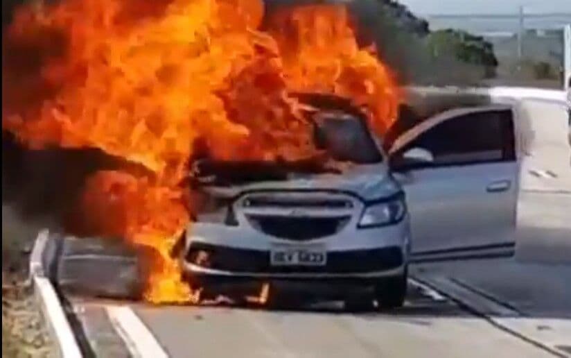 Veículos pegam fogo em rodovia e estacionamento na Grande João Pessoa