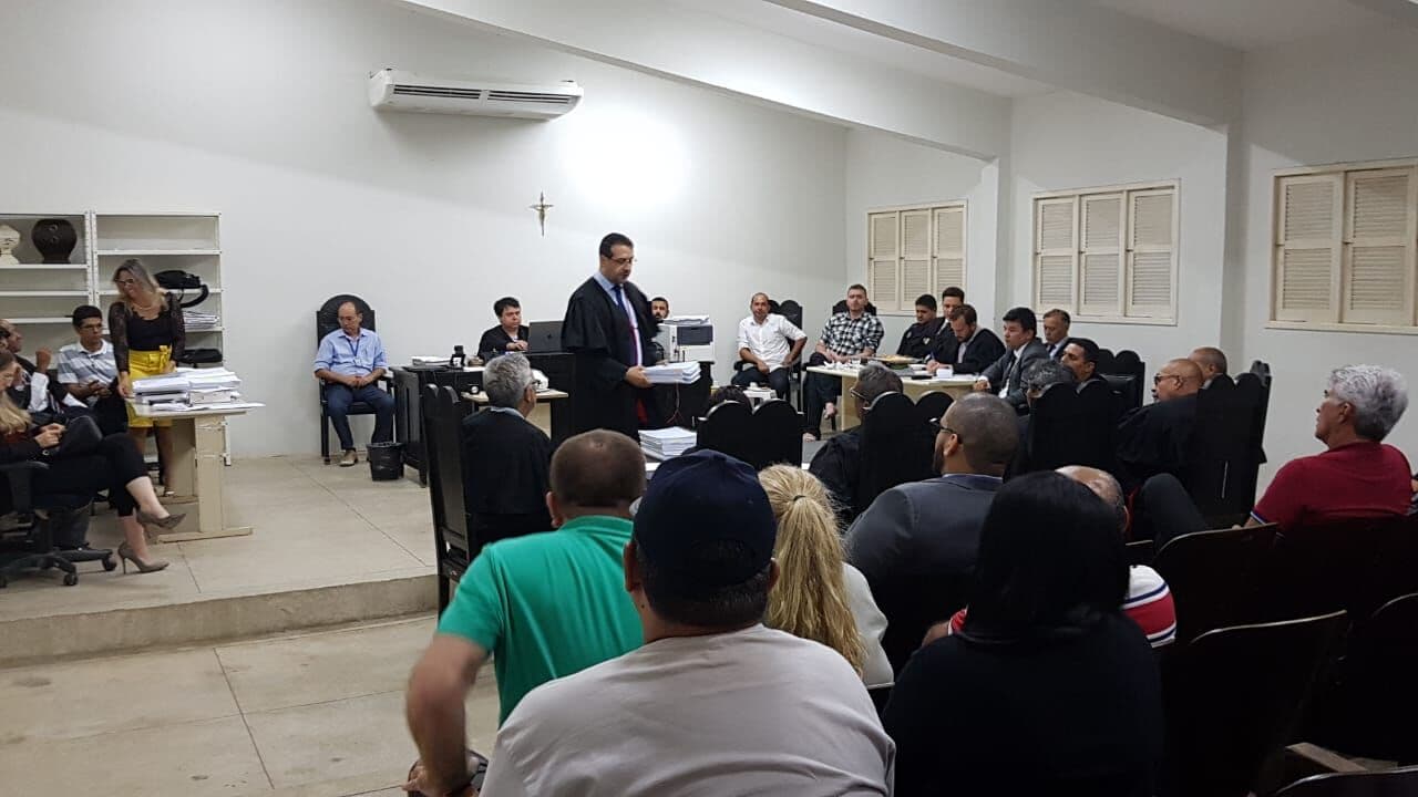 Amante de esposa do ‘Rei do Lixo’ e executor do crime são condenados a 20 anos de prisão