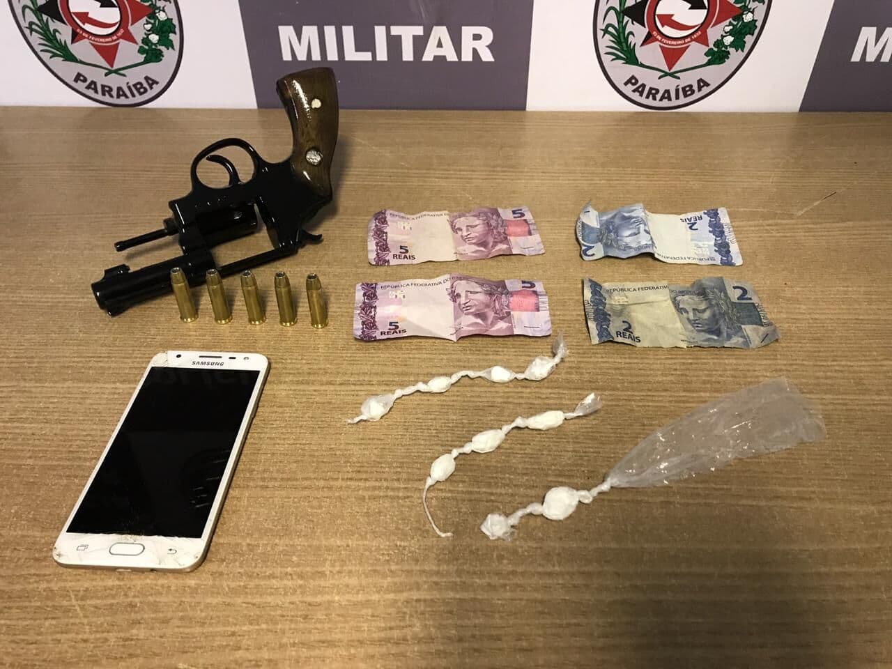 Trio é preso suspeito de tráfico de drogas e porte ilegal de armas em Mandacaru