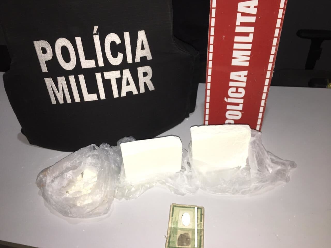 Polícia encontra mais de um quilo de cocaína em mochila de homem que vinha do Ceará