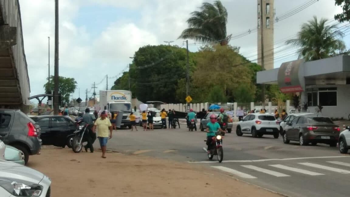 Grupo de mães de crianças com microcefalia se manifesta reivindicando auxílios da PMJP