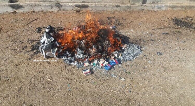 Moradores de Pombal flagram incineração de remédios em via pública