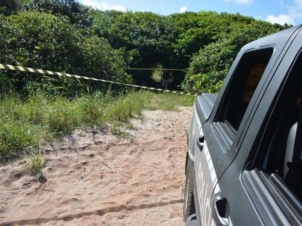 Bombeiros encontram em menos de 12h dois corpos na praia de Jacarapé