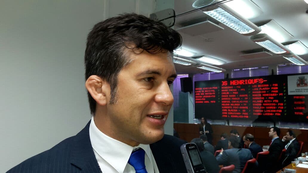 Vereador de JP 'bate o pé' e quer aprovação de título de cidadania a Bolsonaro