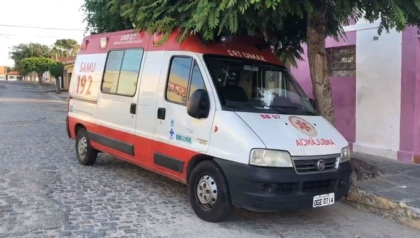 Equipe de ambulância do Samu é feita refém e assaltada em Campina Grande