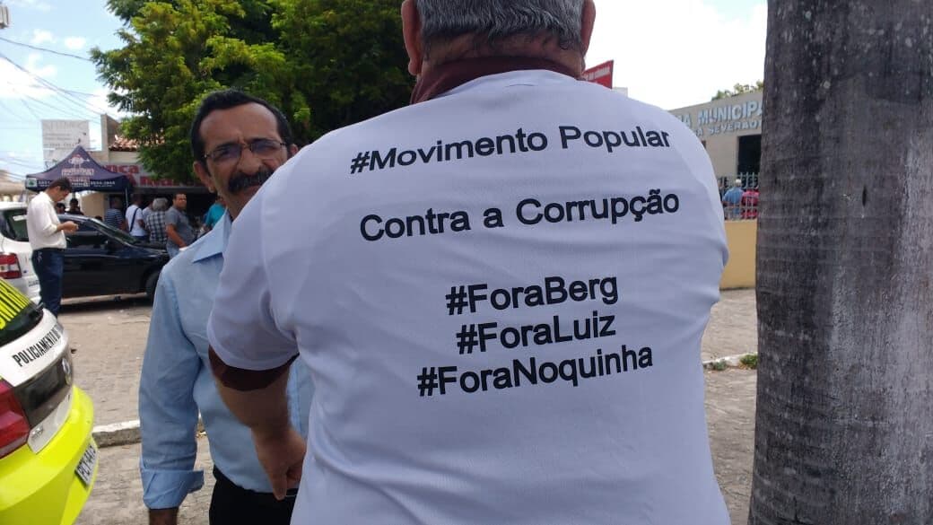Vereadores se reúnem para votar pedido de impeachment de Berg Lima