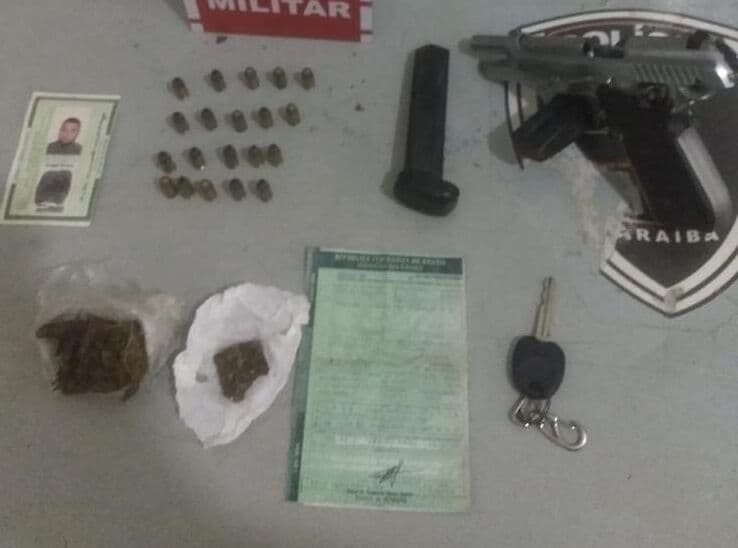 Polícia prende casal com arma de fogo e carro roubado em Santa Rita